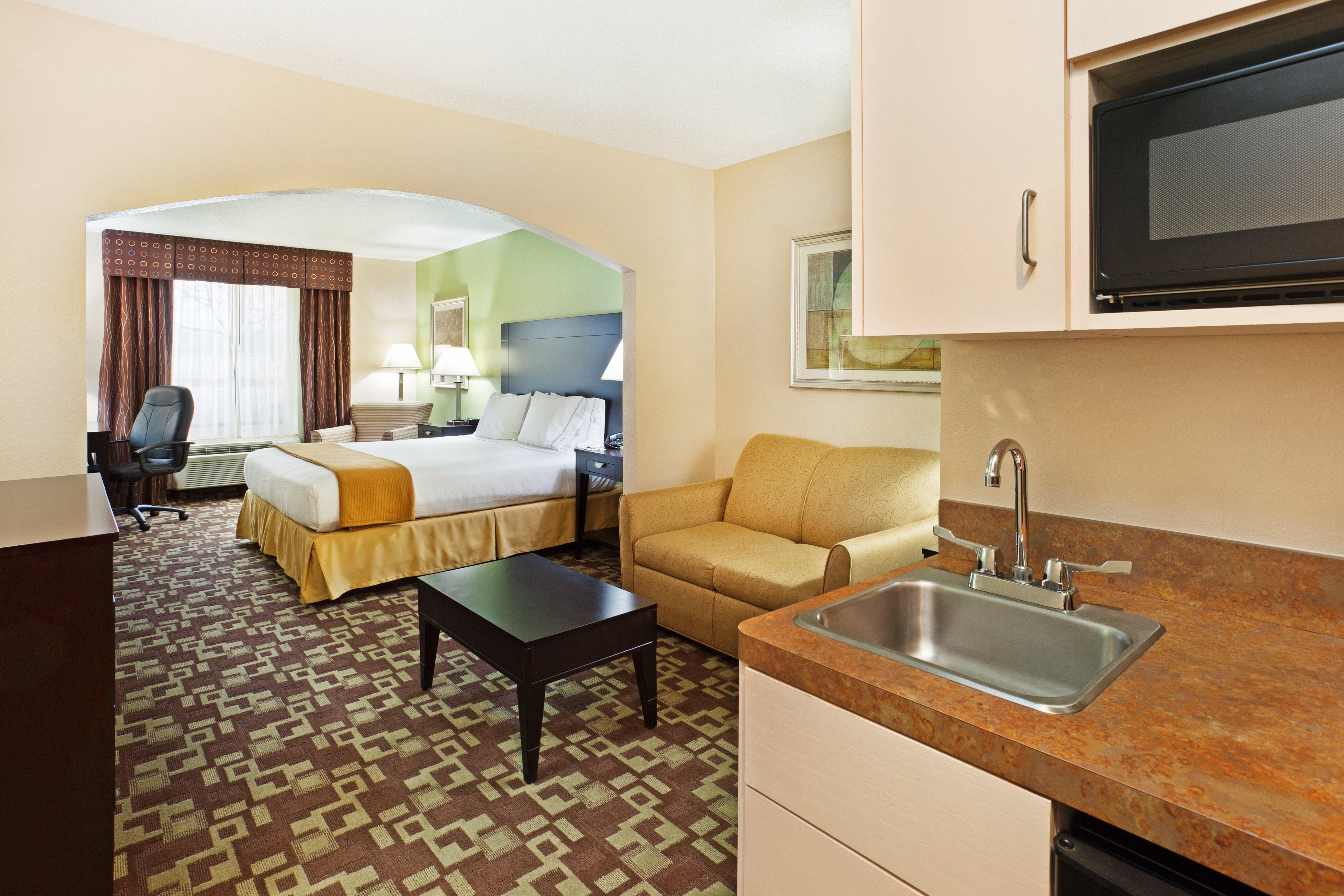 Holiday Inn Express & Suites Reidsville By Ihg Bagian luar foto