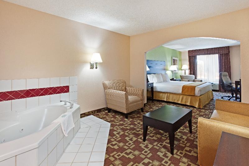 Holiday Inn Express & Suites Reidsville By Ihg Bagian luar foto